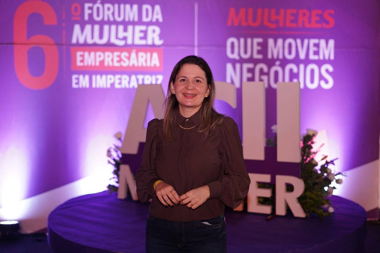 Anna Valeria Oliveira